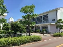 府中小学校