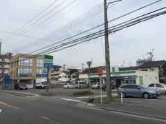 ファミリーマート　宝塚警察署前店