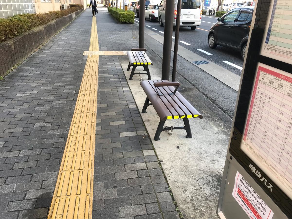 ベンチ