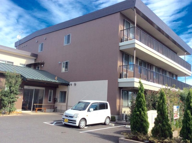 はる有料老人ホーム 建物全景