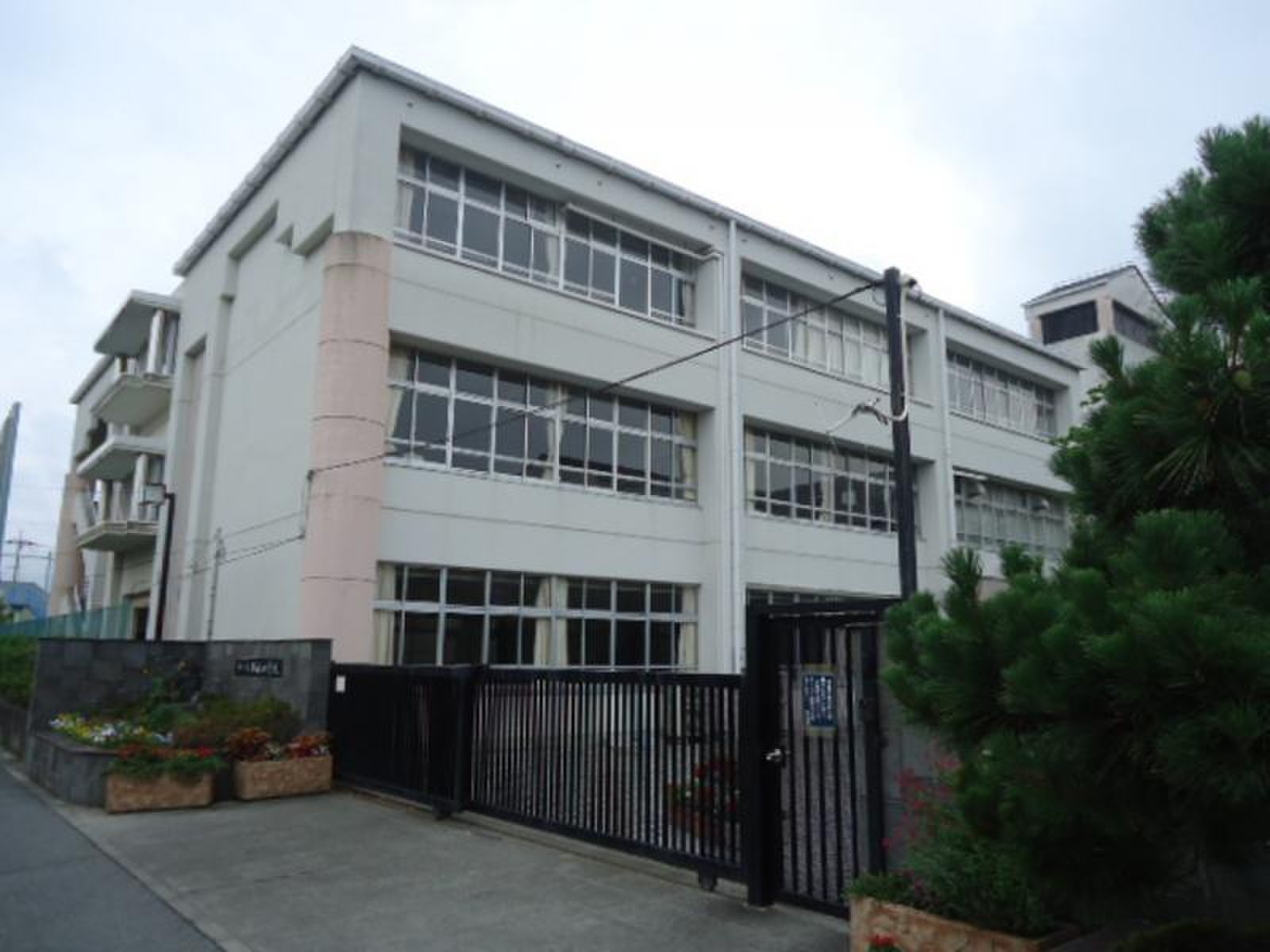 神戸 市立 西山 小学校