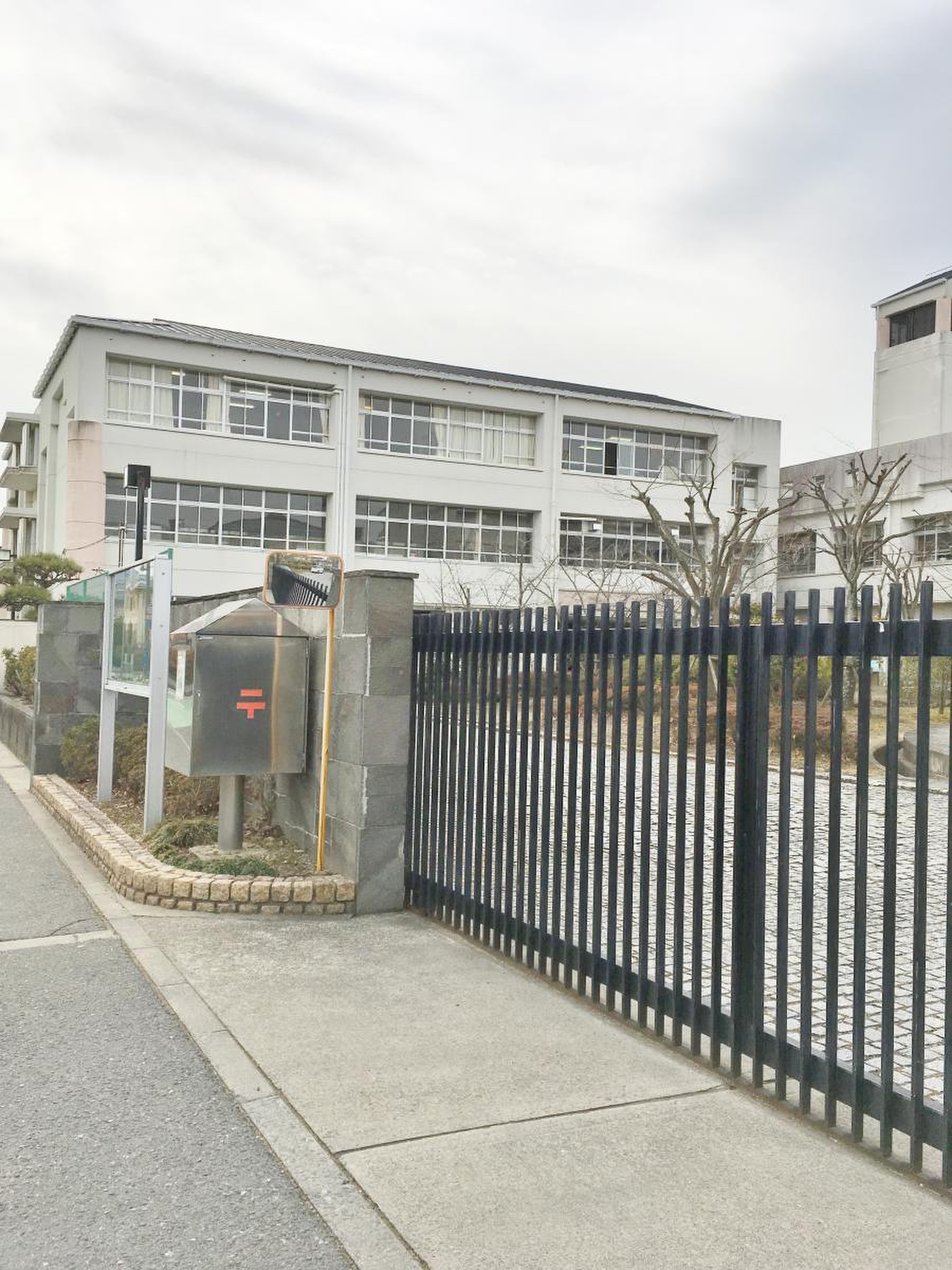 神戸 市立 西山 小学校