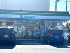 ファミリーマート　伊勢崎連取元町店