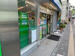 ファミリーマート　経堂北店
