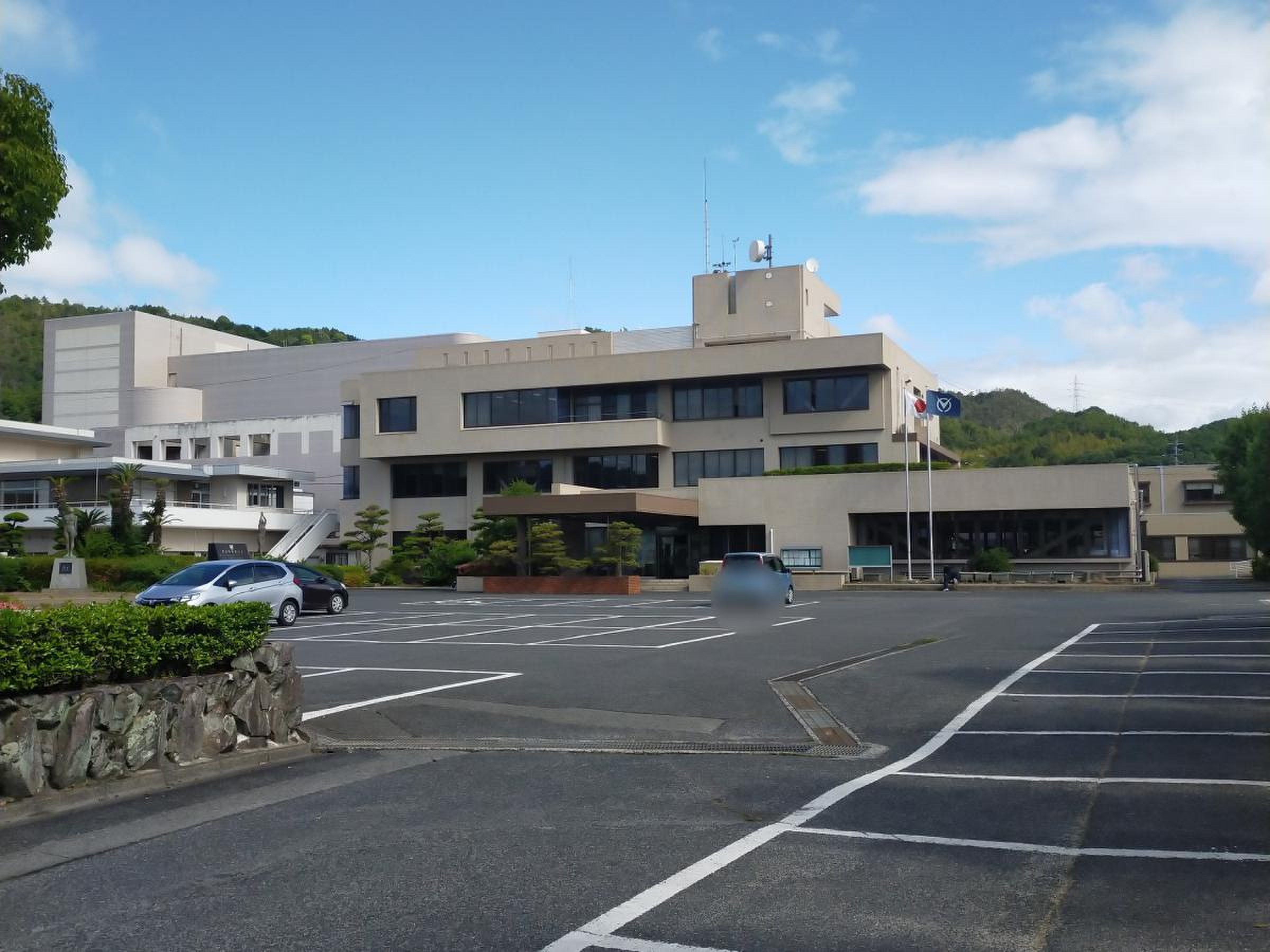 里庄 町 役場