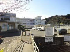 粟田小学校