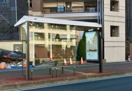 「三桜高校前」バス停留所