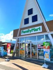 ファミリーマート　ひるがの高原ＳＡ下り店