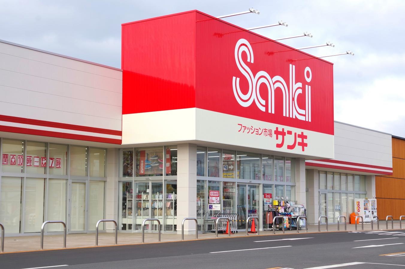 店舗の西側からの外観