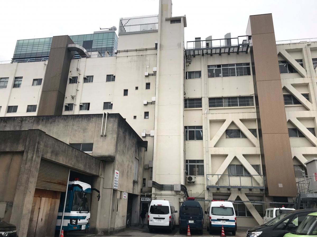 警察署