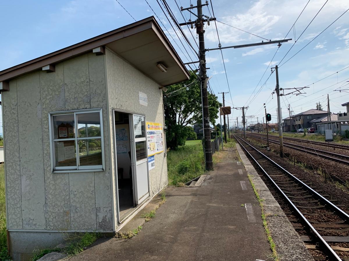あいの風富山鉄道　越中中村