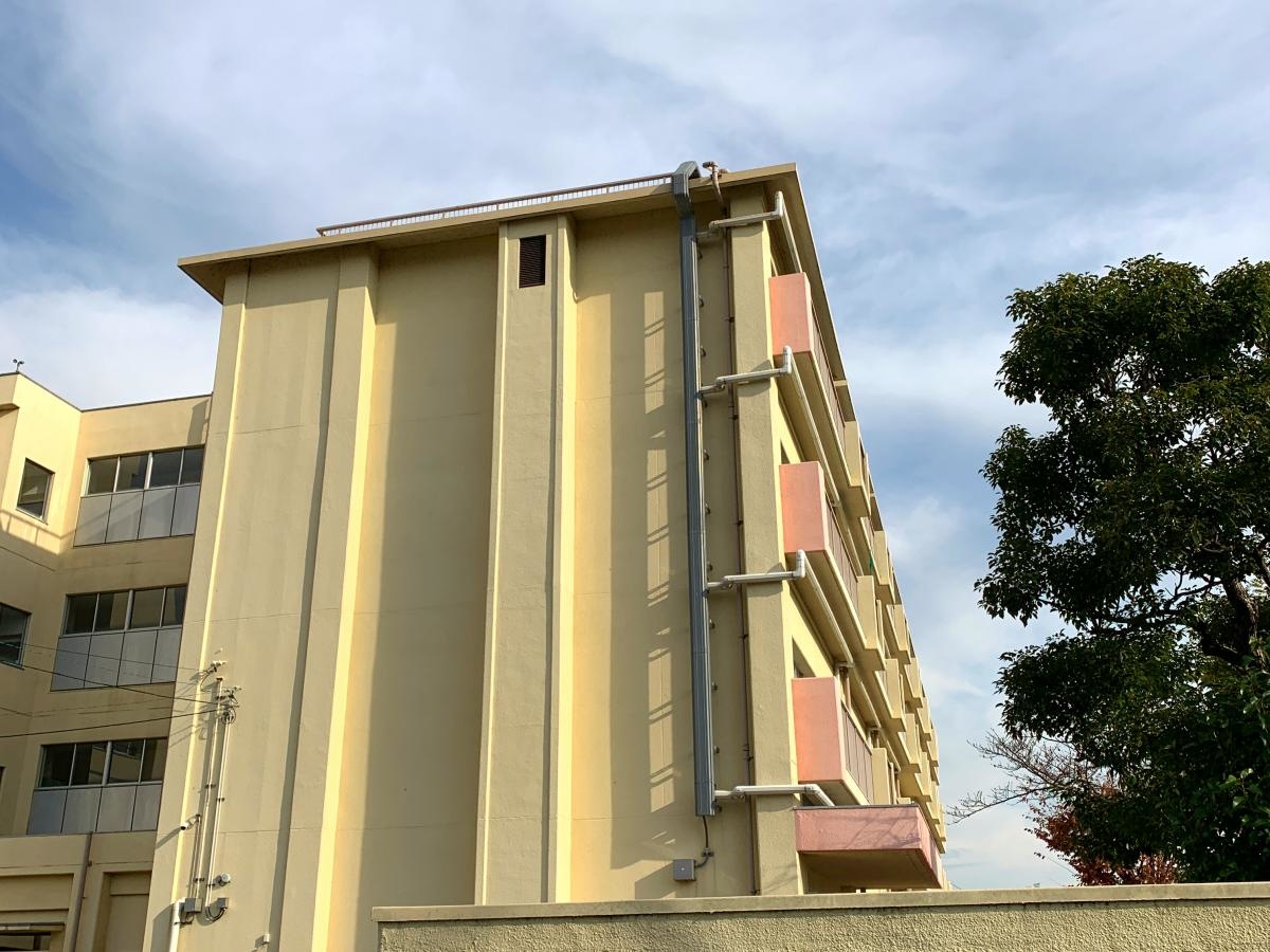 宝塚市立美座小学校です