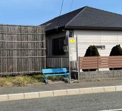 「岡」バス停留所