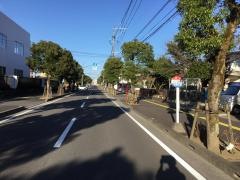 「トラック協会前」バス停留所