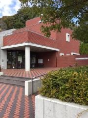 藤枝市立岡出山図書館