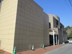 津久見市民図書館