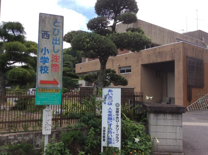 暖かな雰囲気を持つ校舎。