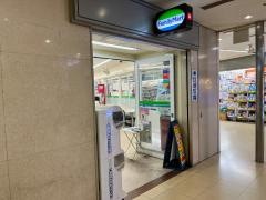 ファミリーマート　大阪駅前第四ビル店