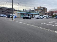 ファミリーマート　岐阜本荘公園店