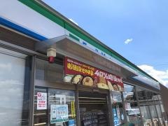 ファミリーマート　唐津鏡店