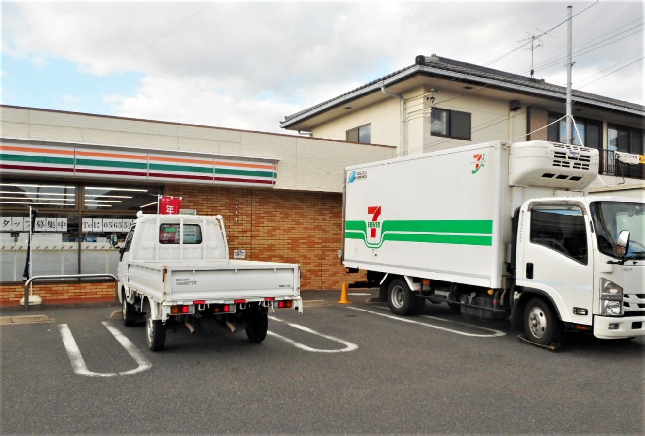 専用搬送車と外観
