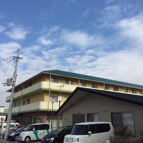 かしの木 建物全景