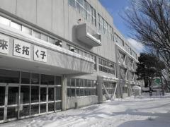新光小学校