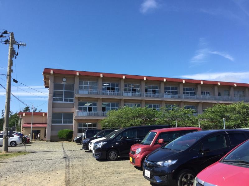 自然の中で学んでいます。