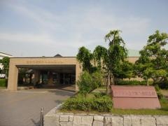 西条市立東予図書館