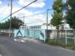 寝屋川市立東小学校