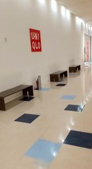ユニクロ　シンフォニープラザ八戸沼館店