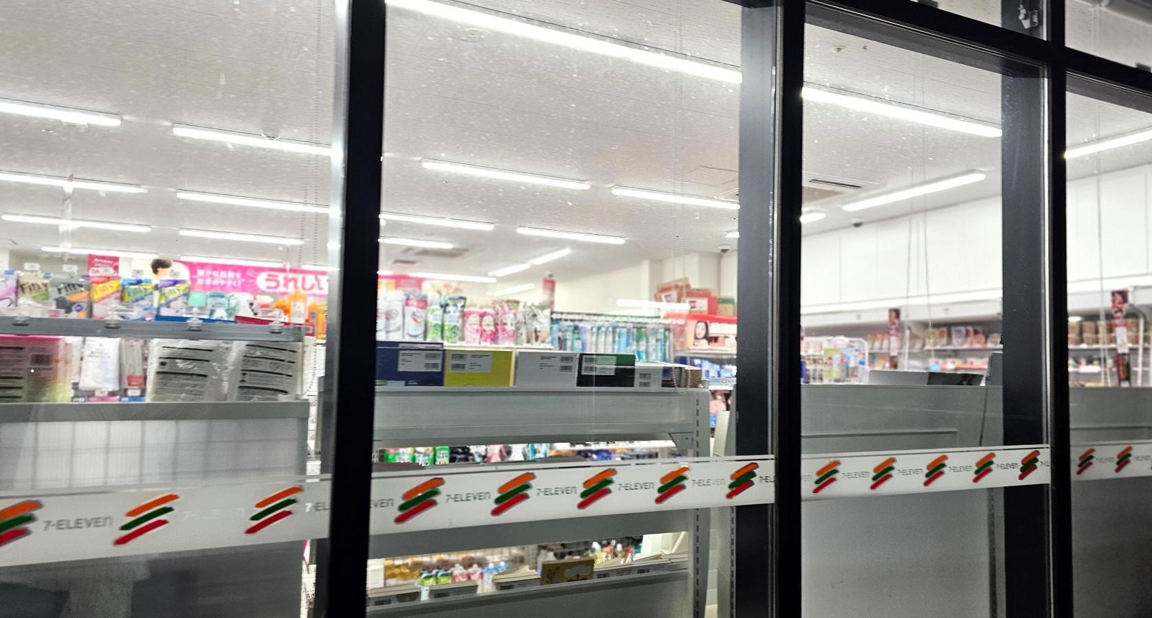 コンビニの明かり