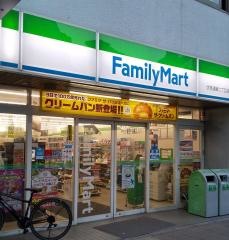 ファミリーマート　伏見通錦二丁目店