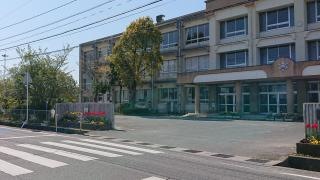 尚徳小学校