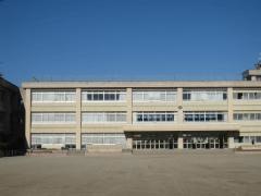 養正小学校