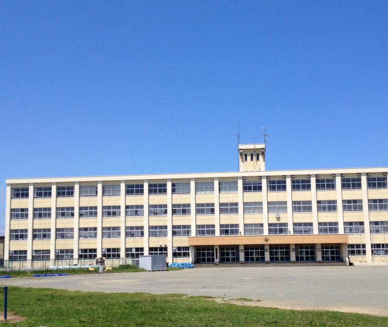 油川小学校