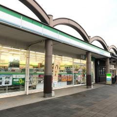 ファミリーマート　蓮田SA店