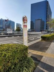 「とちのき通り」バス停留所