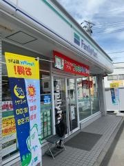 ファミリーマート　奈良鶴舞東町店
