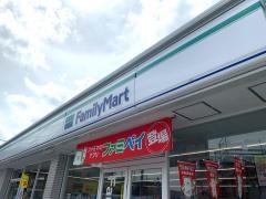 ファミリーマート　奈良鶴舞東町店