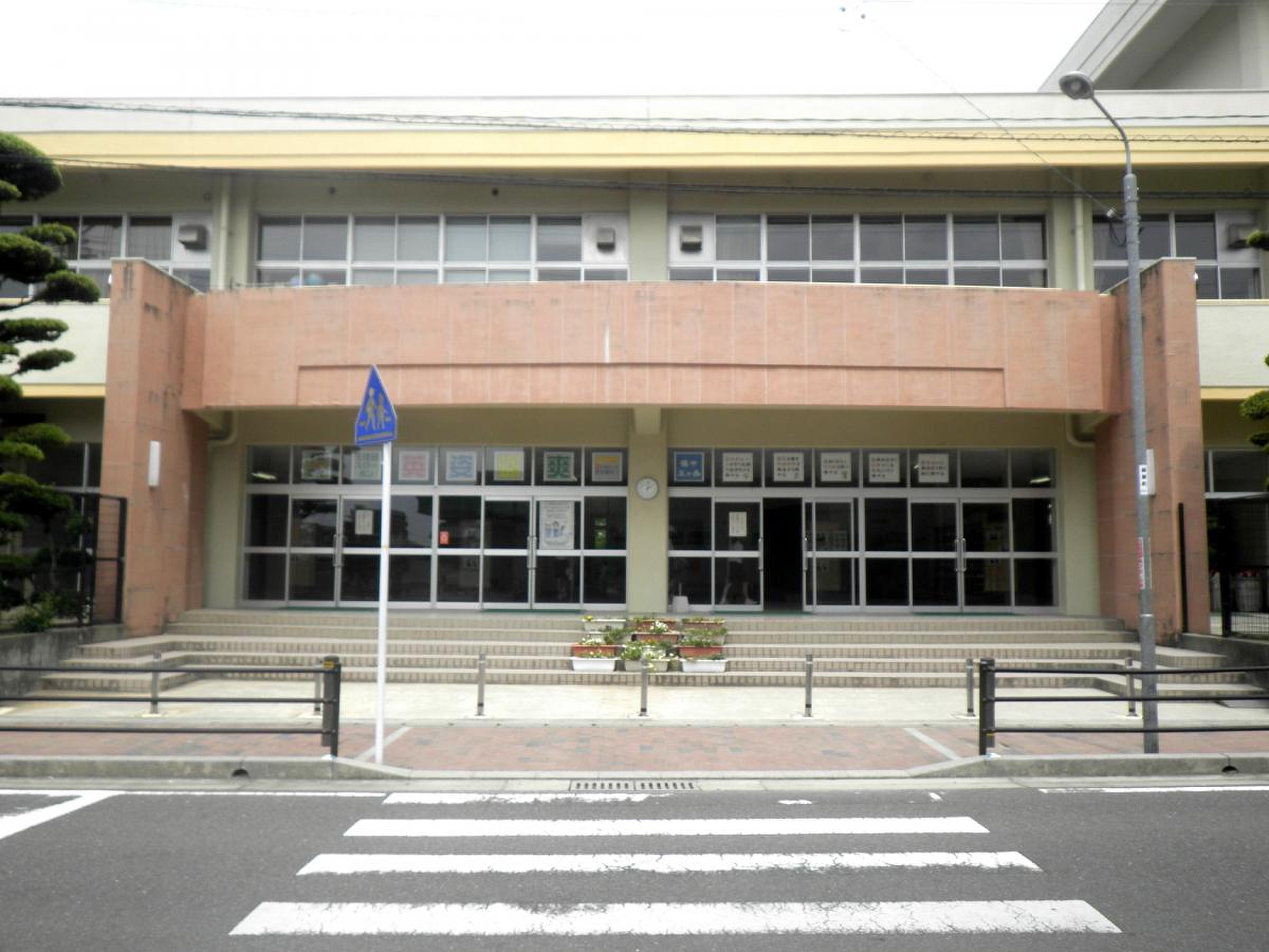 篠栗 町立 篠栗 中学校