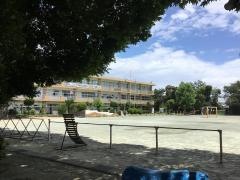 作新小学校