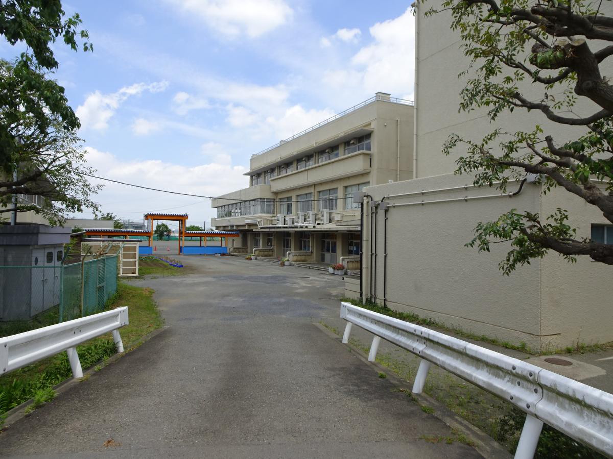 厚木 市立 戸室 小学校