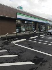ファミリーマート　泡瀬三丁目店