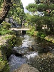 滝のある釣り堀那須高原清流の里