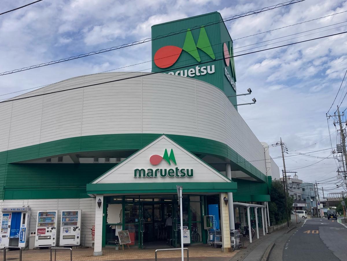 店舗入り口側の外観