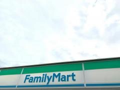 ファミリーマート　草牟田町店