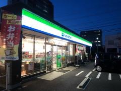 ファミリーマート　春日井鳥居松三丁目店