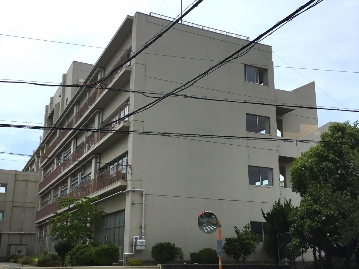 高司中学校