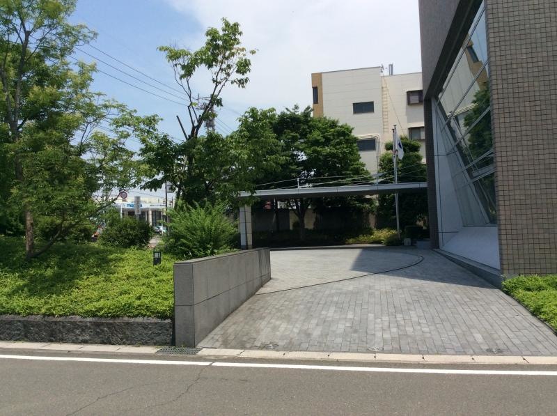外観  西から